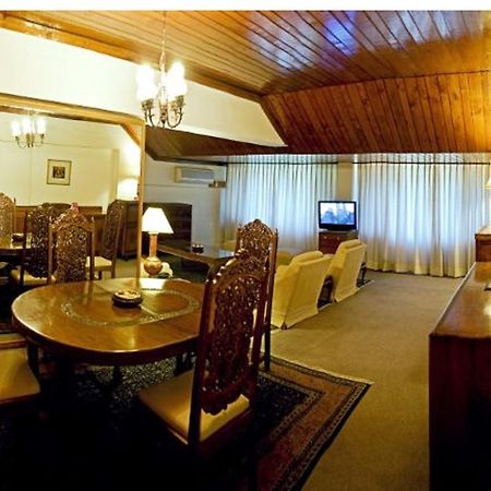 Hotel Broadway Srīnagar 외부 사진
