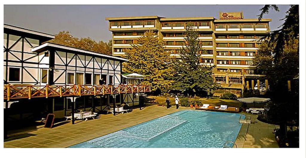 Hotel Broadway Srīnagar 외부 사진